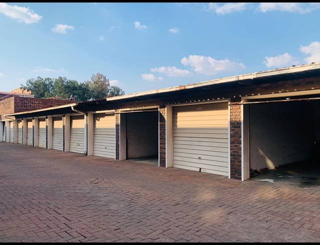 2 BEDROOM FLAT FOR SALE IN VEREENIGING CENTRAL